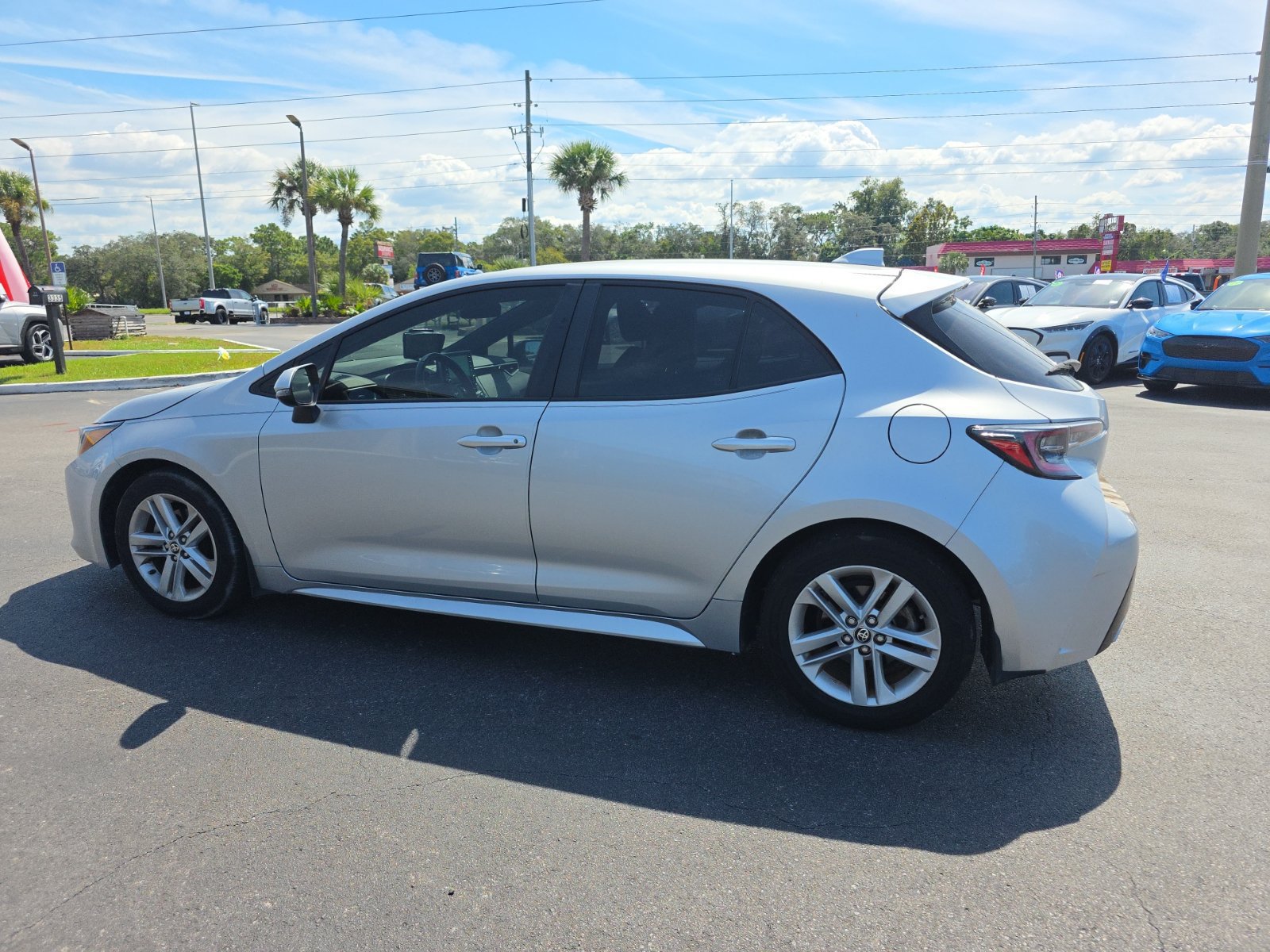 Used 2019 Toyota Corolla SE w/ SE Option Package FWD image 5