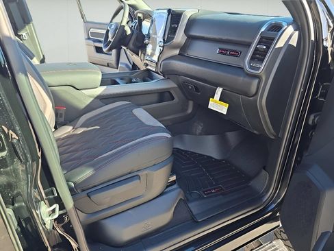 New 2026 RAM 2500 Big Horn AWD/4WD image 34