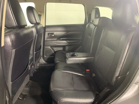 Used 2018 Mitsubishi Outlander SEL image 30