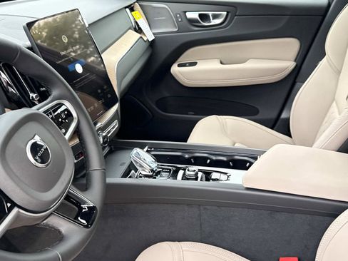 New 2026 Volvo XC60 B5 Plus w/ Climate Package image 18