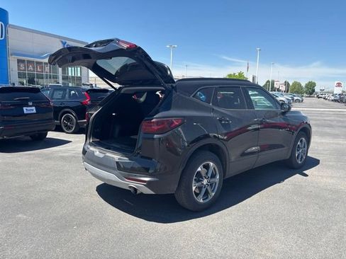 Used 2025 Chevrolet Blazer LT w/ Convenience Package AWD/4WD image 22