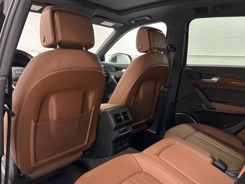 Used 2021 Audi Q5 Premium Plus w/ Premium Plus Package image 14