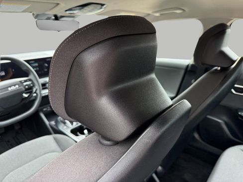 Used 2025 Kia K4 FWD image 27