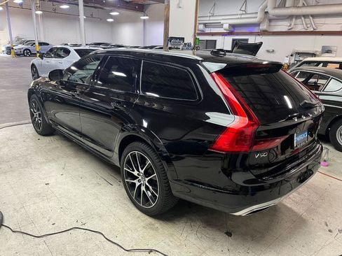 Used 2018 Volvo V90 T6 Cross Country w/ Convenience Package AWD/4WD image 2