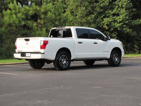 Used 2024 Nissan Titan SV w/ SV Convenience Package AWD/4WD image 6