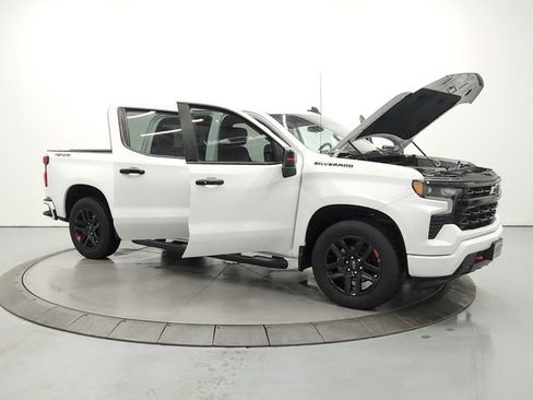 Used 2025 Chevrolet Silverado 1500 RST w/ Redline Edition AWD/4WD image 9