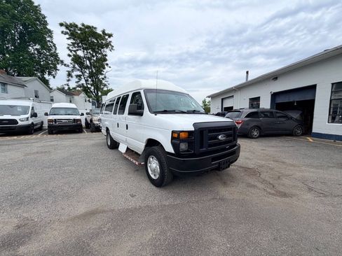 Used 2014 Ford E-350 and Econoline 350 Extended Super Duty w/ Power Group RWD image 32
