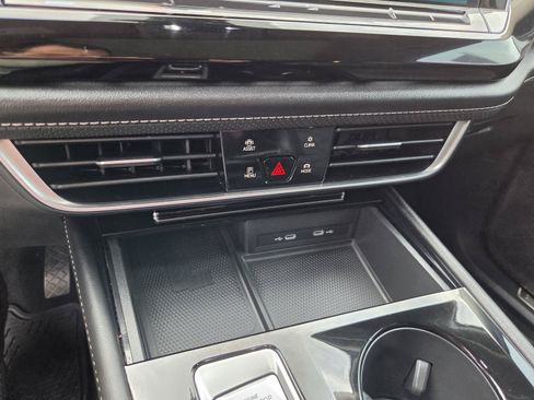 Used 2024 Volkswagen Atlas SE w/ Panoramic Sunroof Package FWD image 21