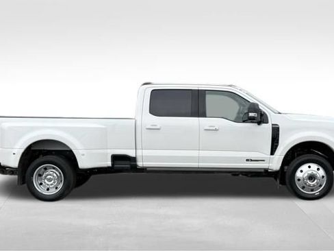 Used 2026 Ford F450 Platinum w/ FX4 Off-Road Package AWD/4WD image 11
