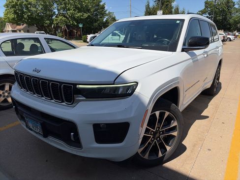 Used 2021 Jeep Grand Cherokee L Overland w/ Advanced Protech Group III AWD/4WD image 1