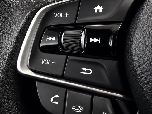 Used 2018 Honda Accord EX image 26