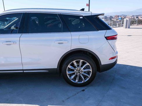 Used 2021 Lincoln Corsair FWD w/ Premium Package image 8