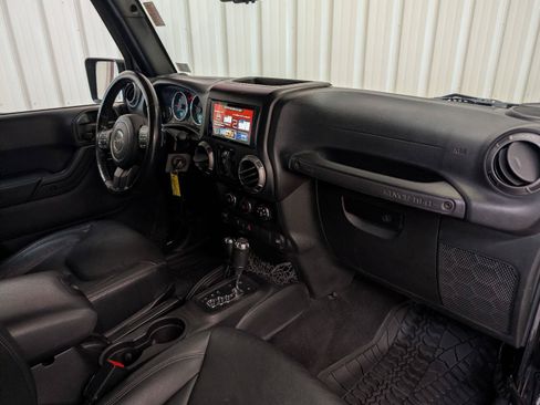 Used 2015 Jeep Wrangler Unlimited Sport w/ Quick Order Package 24S AWD/4WD image 5