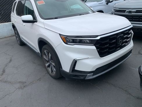 Used 2023 Honda Pilot Touring image 4