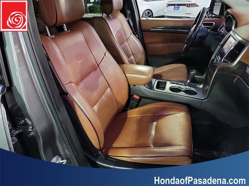 Used 2011 Jeep Grand Cherokee Overland Summit image 24