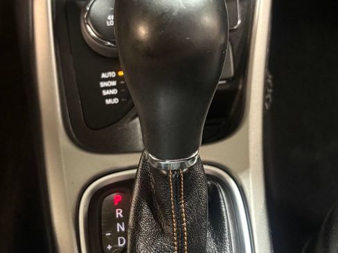Used 2018 Jeep Compass Latitude AWD/4WD image 21