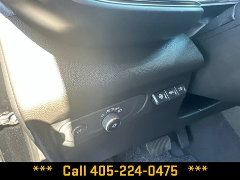 Used 2023 Buick Envision Avenir FWD image 16