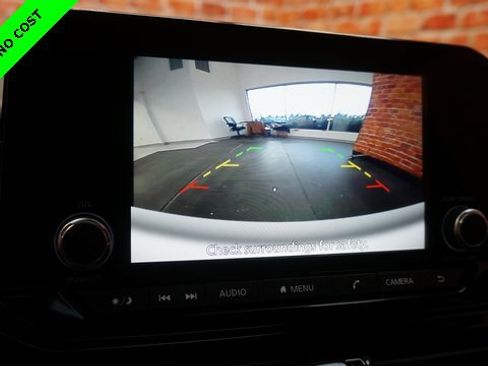 Used 2025 Nissan Pathfinder SV w/ SV Premium Package image 16