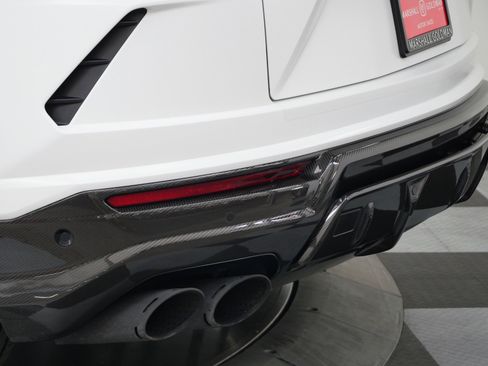 Used 2021 Lamborghini Urus image 46
