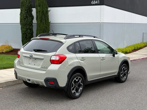 Used 2015 Subaru Crosstrek 2.0i Premium w/ Moonroof Package AWD/4WD image 6