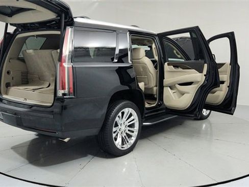 Used 2020 Cadillac Escalade Luxury image 10
