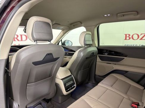 Used 2025 Lincoln Nautilus Premier AWD/4WD image 14