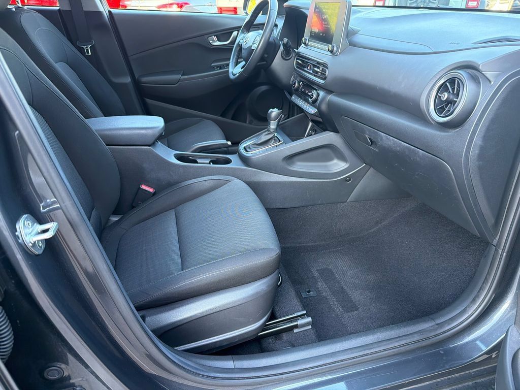 Used 2022 Hyundai Kona SEL w/ Convenience Package FWD image 13