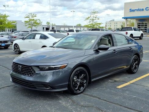 Used 2025 Honda Accord SE image 1