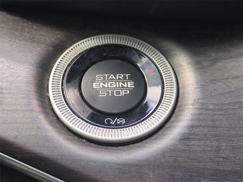 Used 2022 Jeep Grand Cherokee Overland image 33