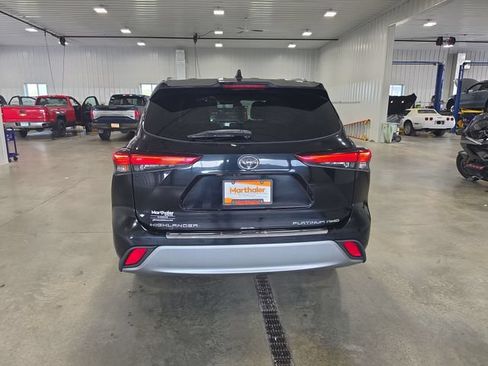 Used 2020 Toyota Highlander Platinum AWD/4WD image 7