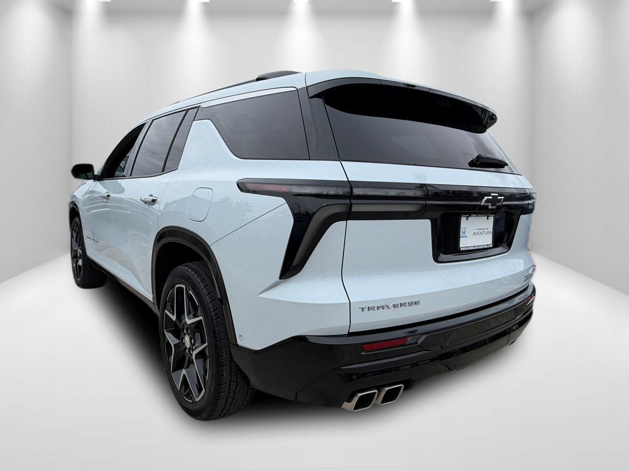 Used 2026 Chevrolet Traverse High Country FWD image 11