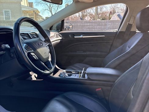 Used 2017 Ford Fusion Titanium image 18