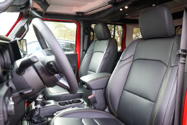 Used 2026 Jeep Wrangler Unlimited Sahara AWD/4WD image 37