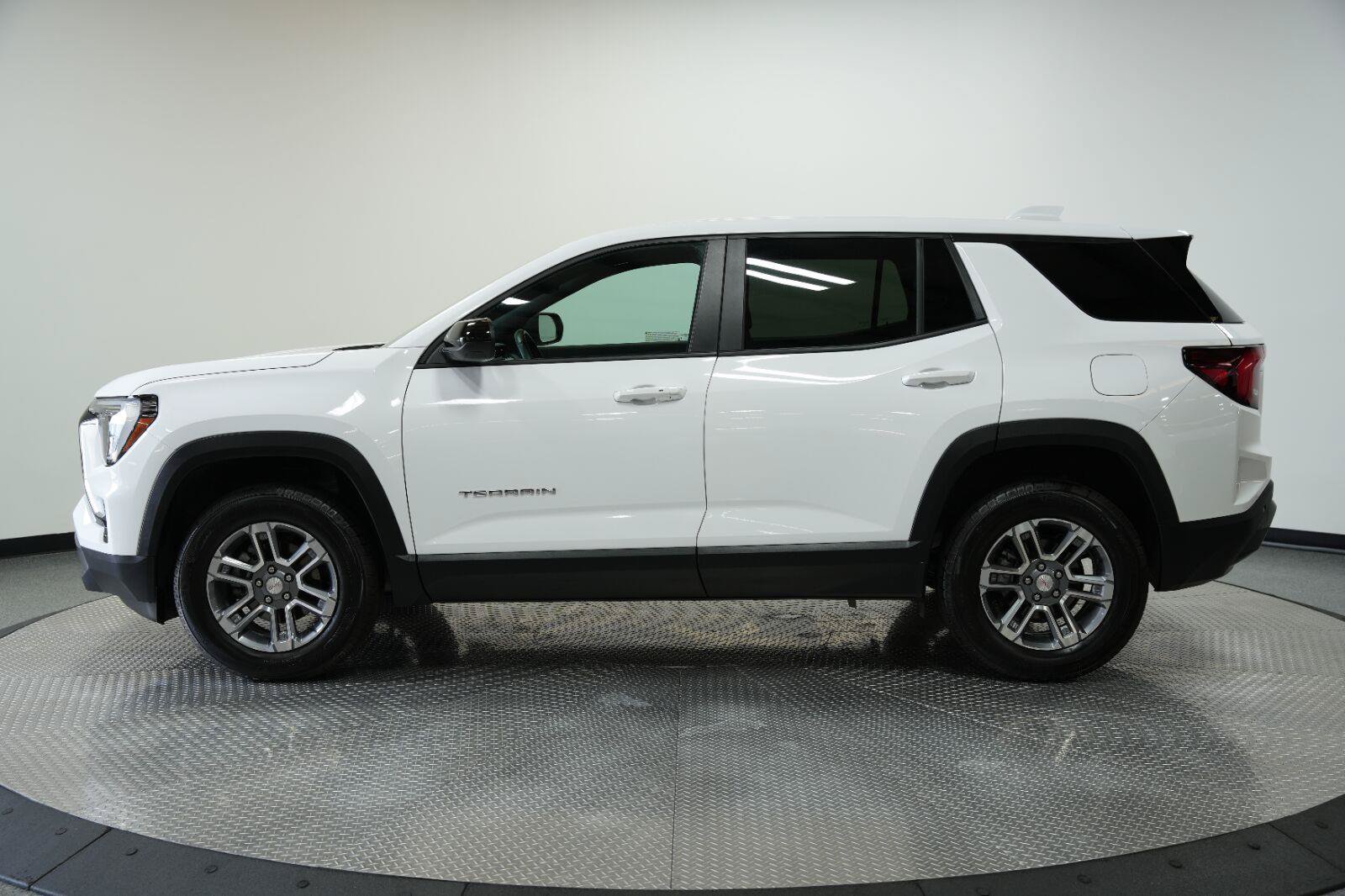 Used 2026 GMC Terrain Elevation AWD/4WD image 4