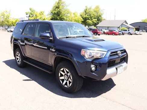 Used 2022 Toyota 4Runner TRD Off-Road AWD/4WD image 3