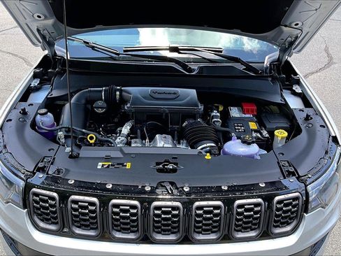 New 2026 Jeep Compass Latitude AWD/4WD image 11