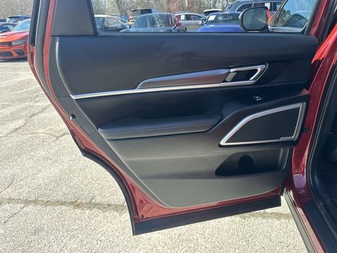 Used 2023 Kia Telluride S image 28
