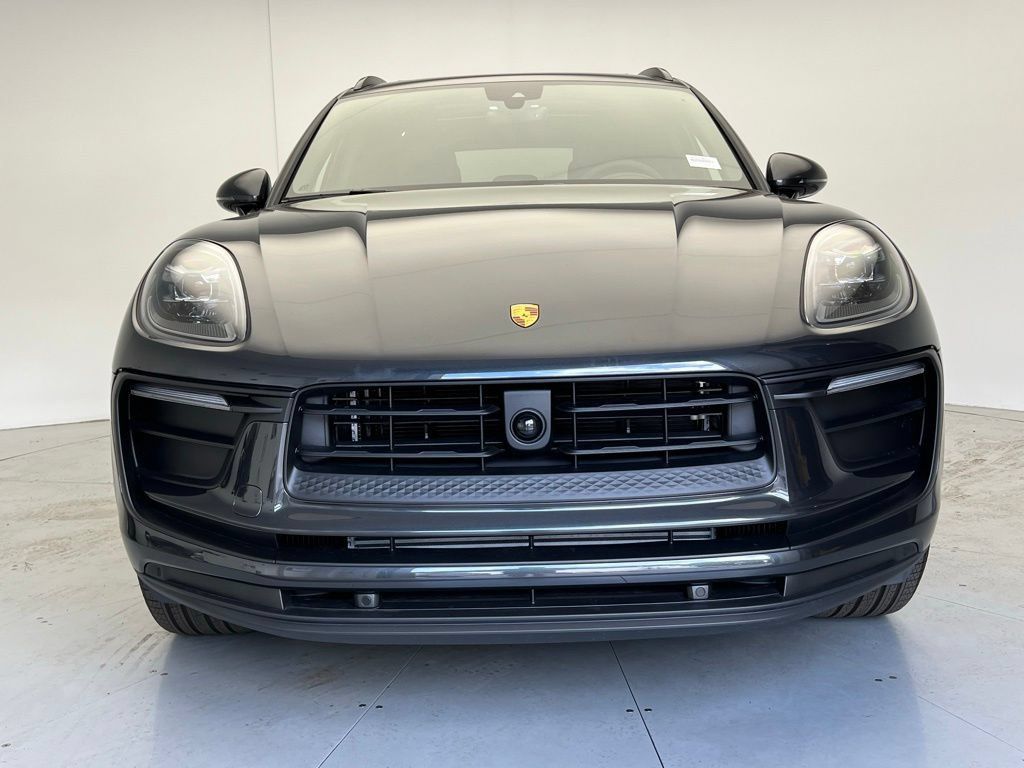 Used 2026 Porsche Macan AWD/4WD image 25