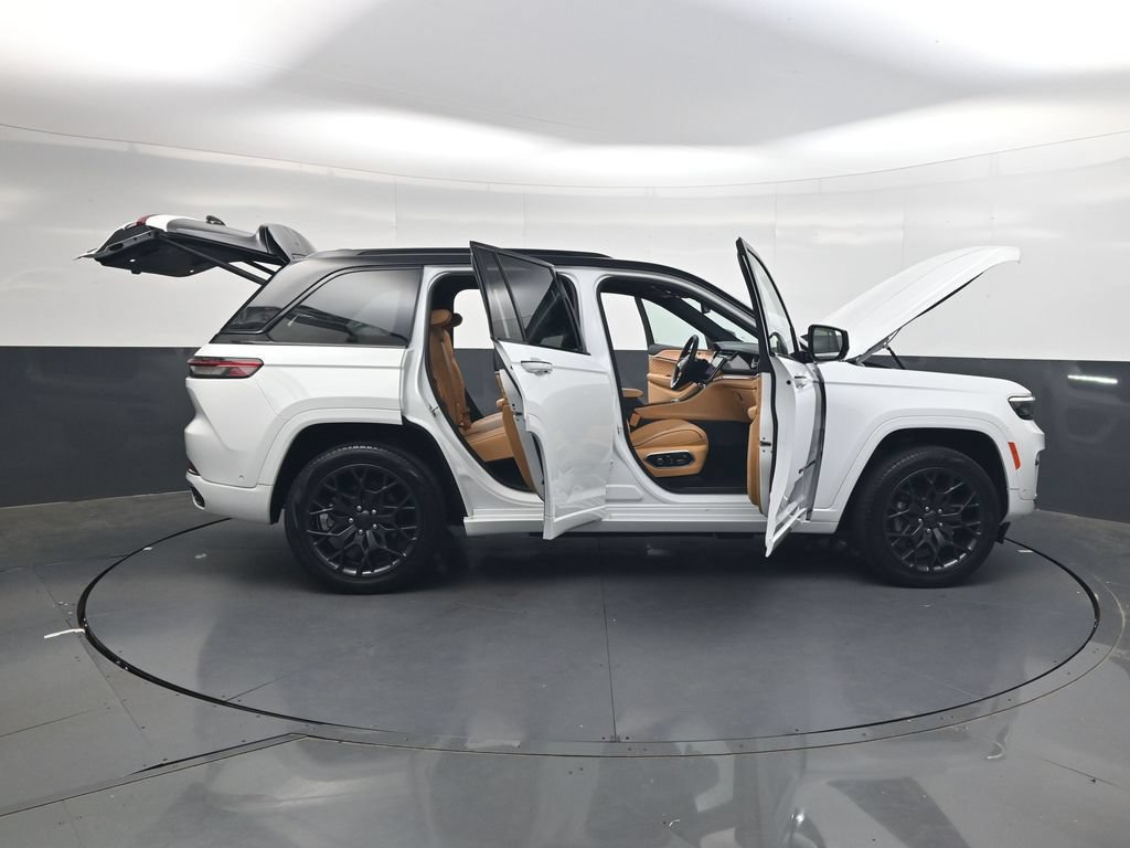 Used 2023 Jeep Grand Cherokee Summit AWD/4WD image 52