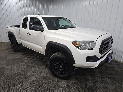 Used 2020 Toyota Tacoma SR image 7