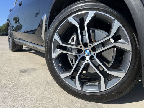 Used 2024 BMW X5 xDrive40i w/ Premium Package AWD/4WD image 6