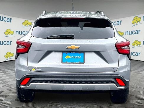 Used 2024 Chevrolet Trax LT w/ Driver Confidence Package FWD image 5