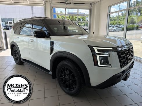 Certified 2025 Nissan Armada PRO-4X AWD/4WD image 1