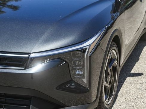 Certified 2025 Kia K4 GT-Line Turbo FWD image 5