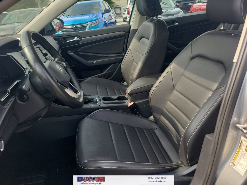 Used 2024 Volkswagen Jetta SE FWD image 10