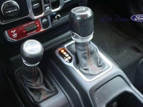 Used 2020 Jeep Gladiator Mojave AWD/4WD image 17