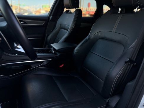 Used 2024 Jaguar F-PACE R-Dynamic S image 9