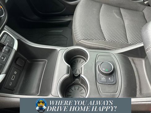 Used 2022 GMC Terrain SLE image 19