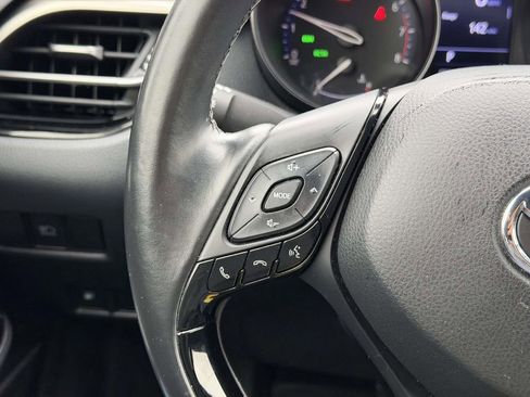 Used 2019 Toyota C-HR XLE image 9
