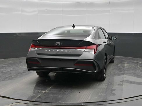 New 2026 Hyundai Elantra SEL Sport FWD image 6